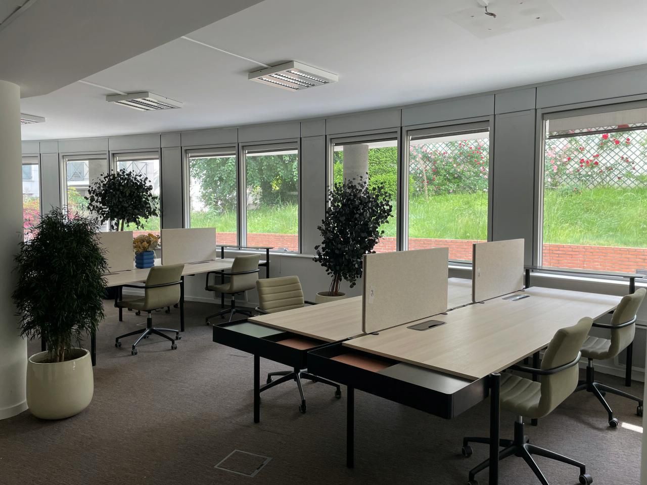 1377 m² pour ce bureaux en location à Paris