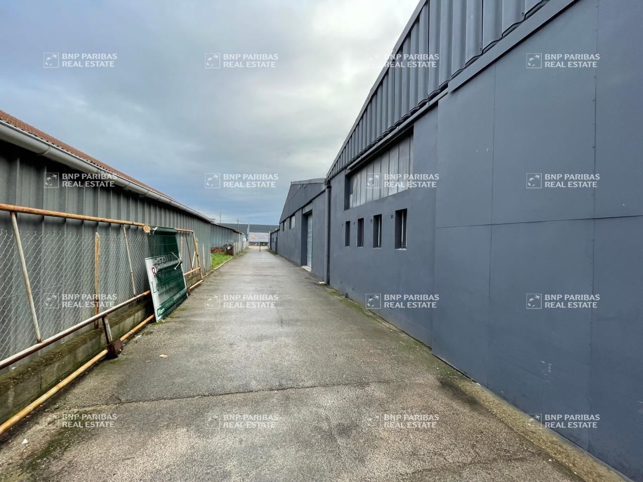 560 m² pour ce activité en location à Longvic