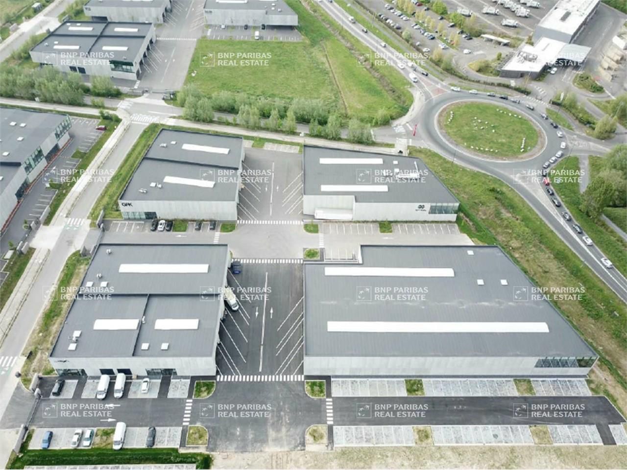 950 m² pour ce activité en location à Roncq