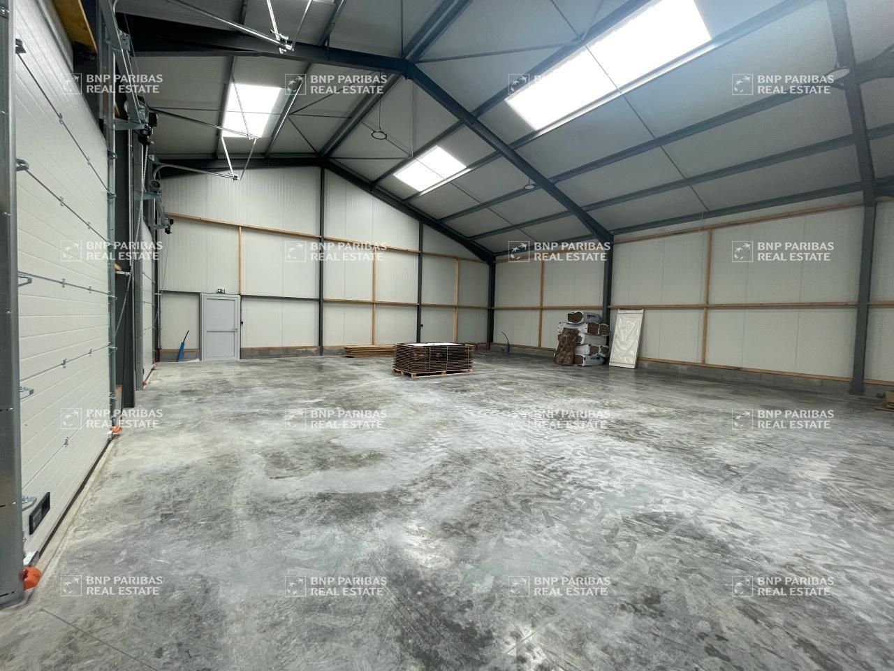 200 m² pour ce activité en location à Bourgbarre