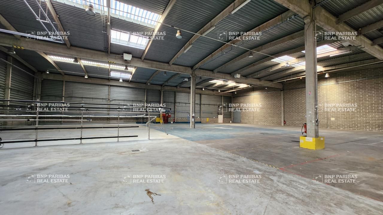 4990 m² pour cetentrepôts classe a en location à Sucy-en-brie