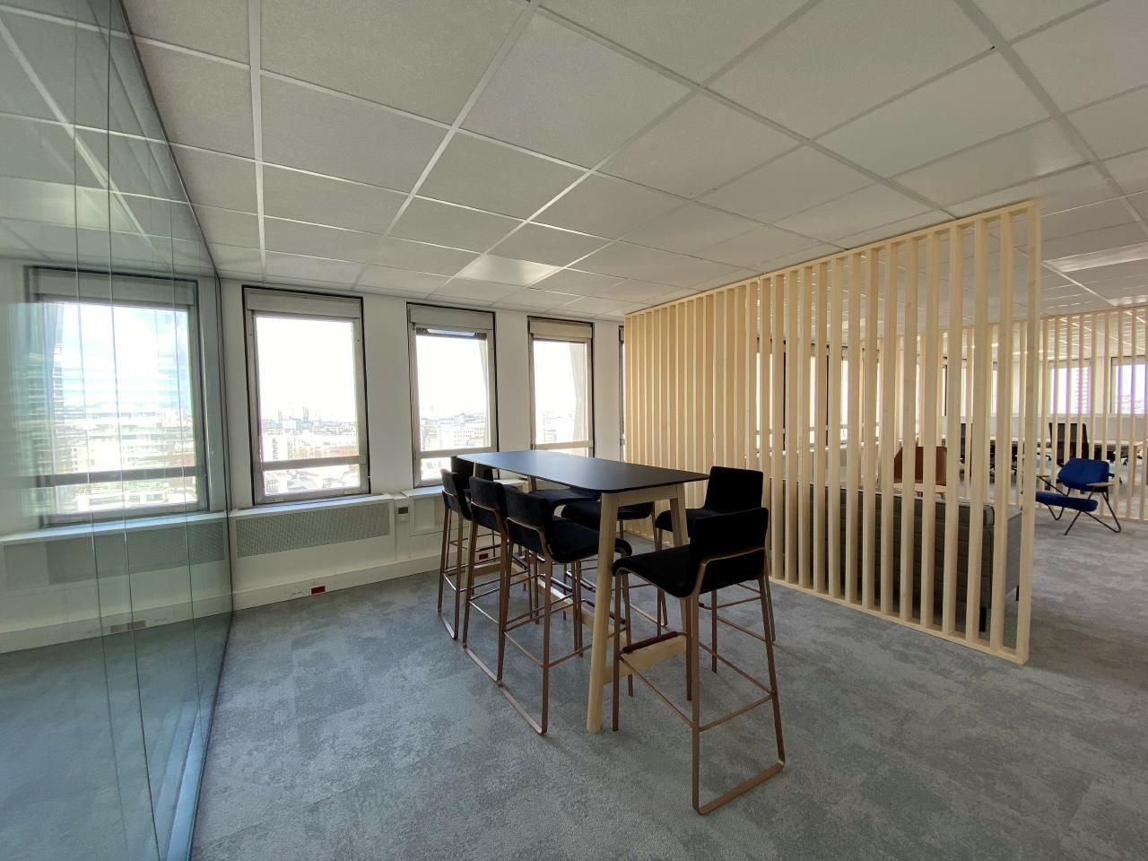 3240 m² pour ce bureaux en location à Paris