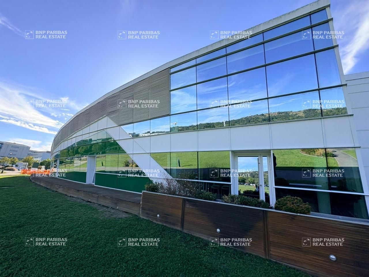 3043 m² pour ce bureaux en location à Toulouse