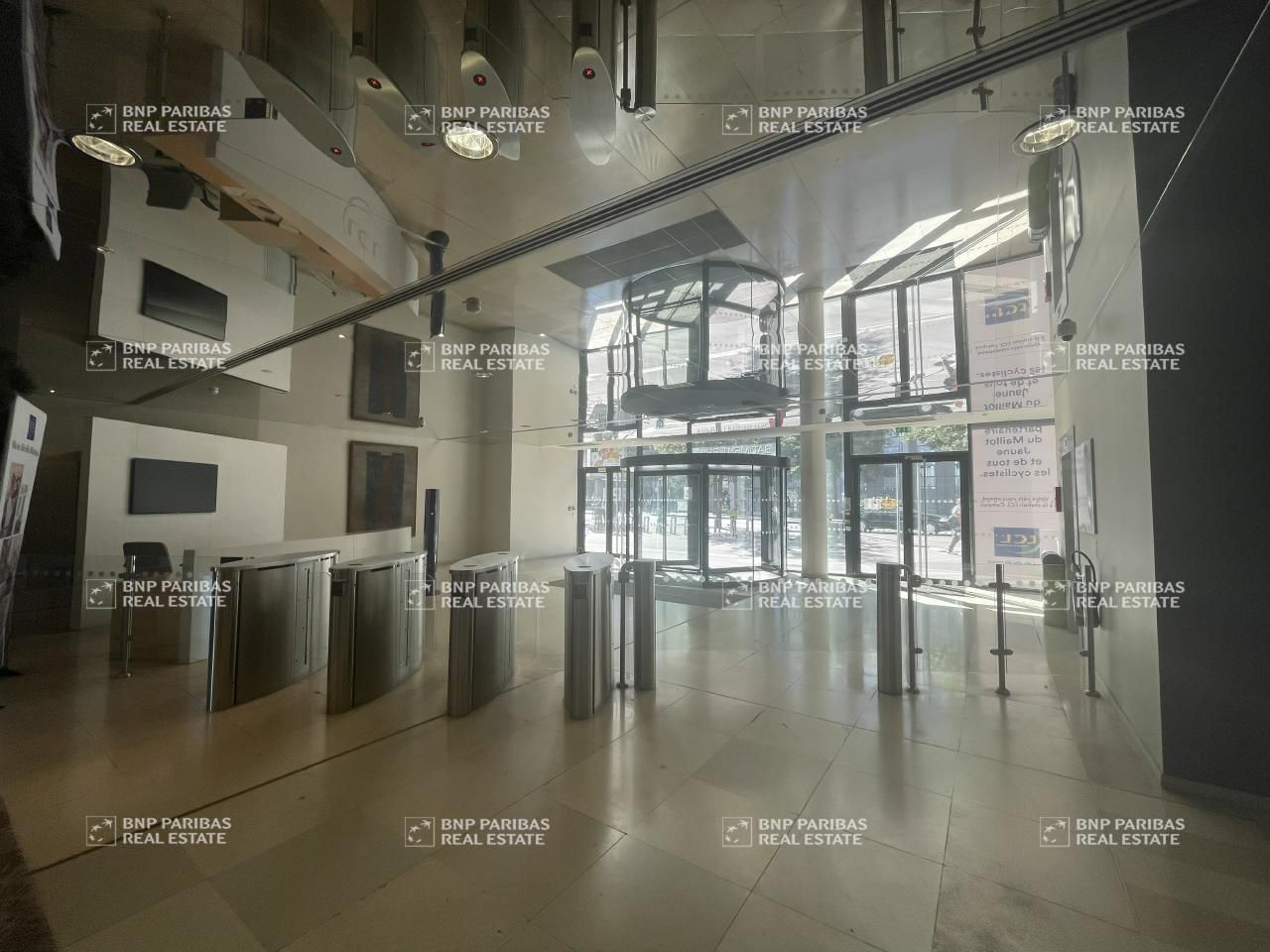 6803.3 m² pour ce bureaux en location à Villejuif