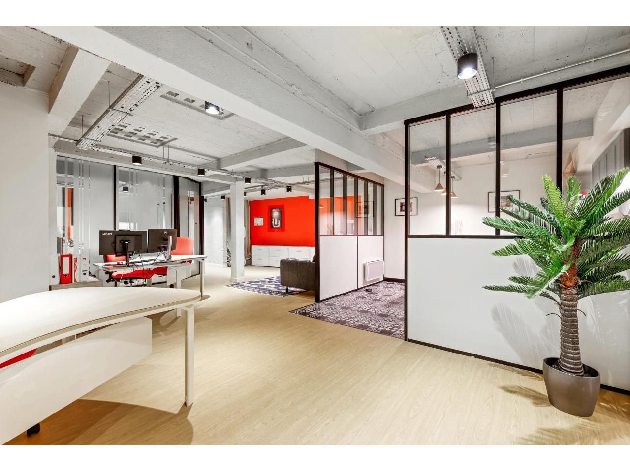 195 m² pour ce bureaux en vente à Montreuil