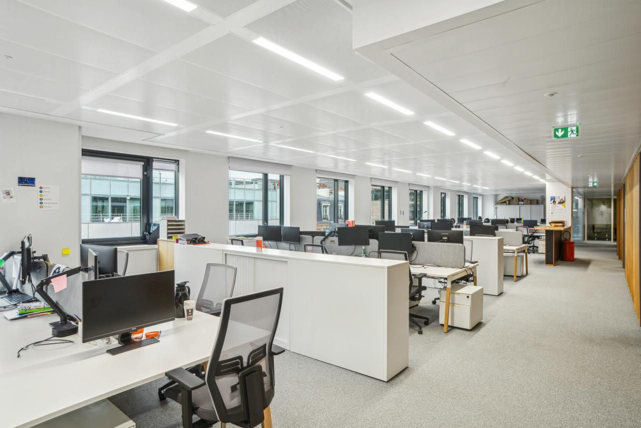 2510.85 m² pour ce bureaux en location à Levallois-perret
