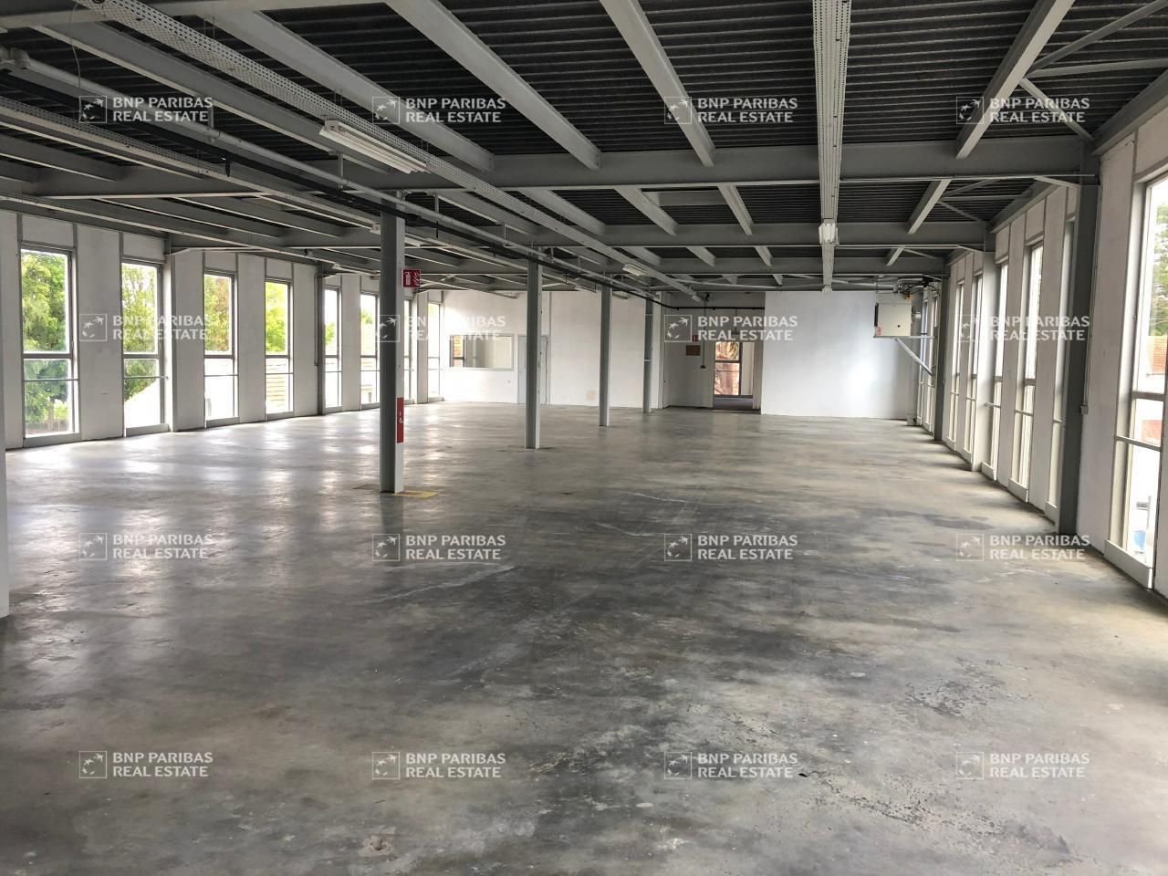 1200 m² pour ce pme-pmi en location à Les loges-en-josas