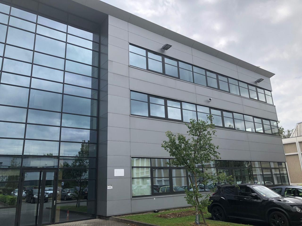 Location Activité 3685 m² non divisibles 95700 Roissy-en-france