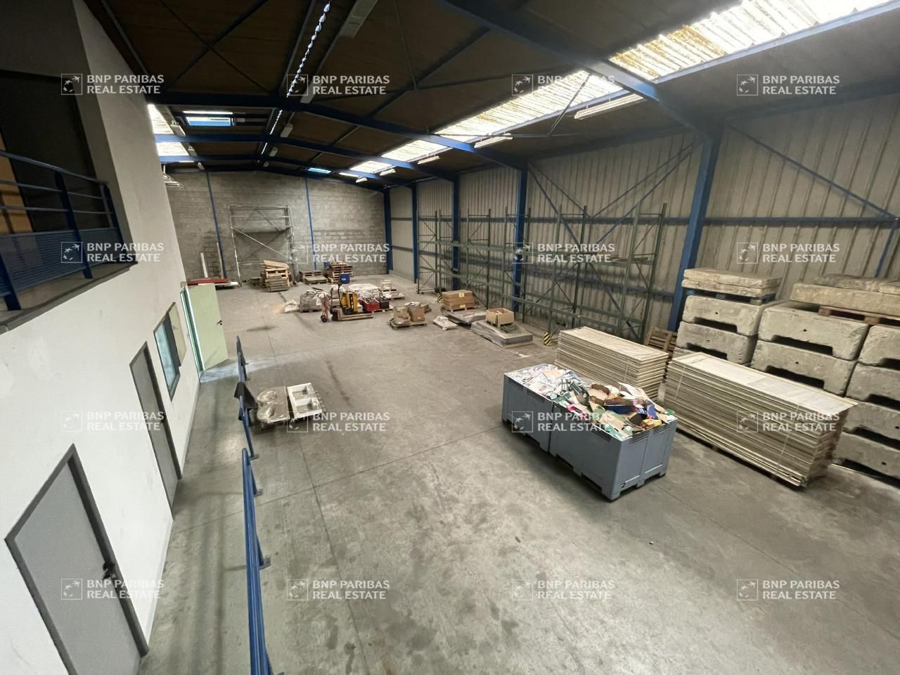 350 m² pour ce activité en location à Thorigne-fouillard