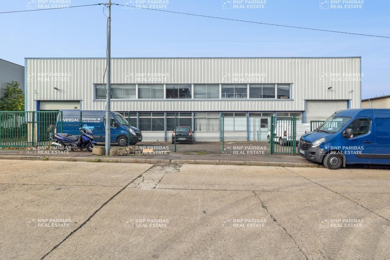 2233 m² pour ce activité en location à Morangis