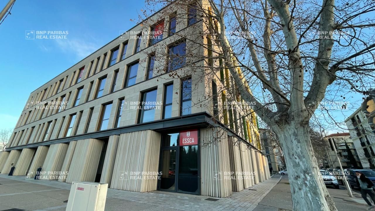 1222 m² pour ce bureaux en location à Aix-en-provence