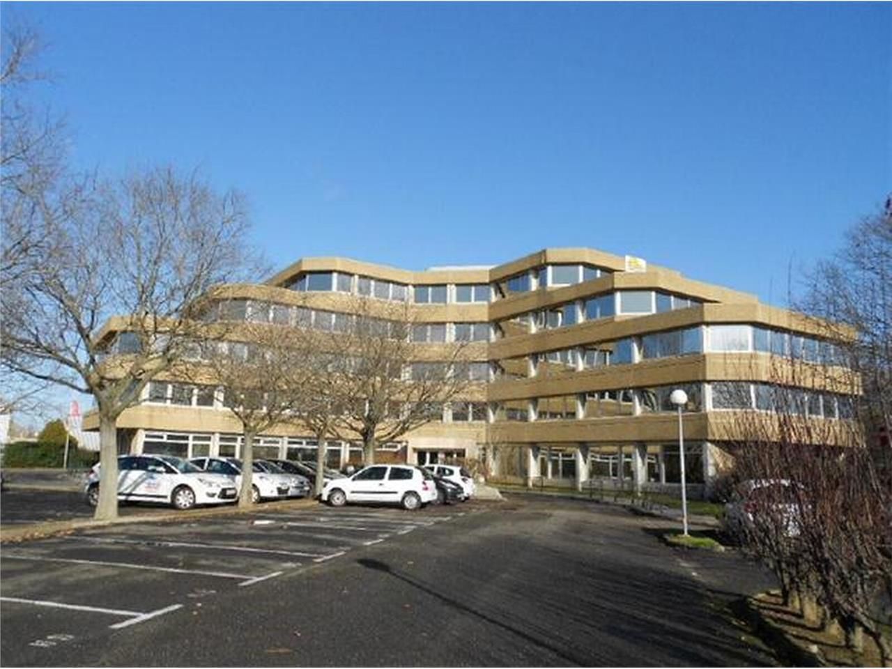 Surfaces de bureaux rénovées à la location idéale