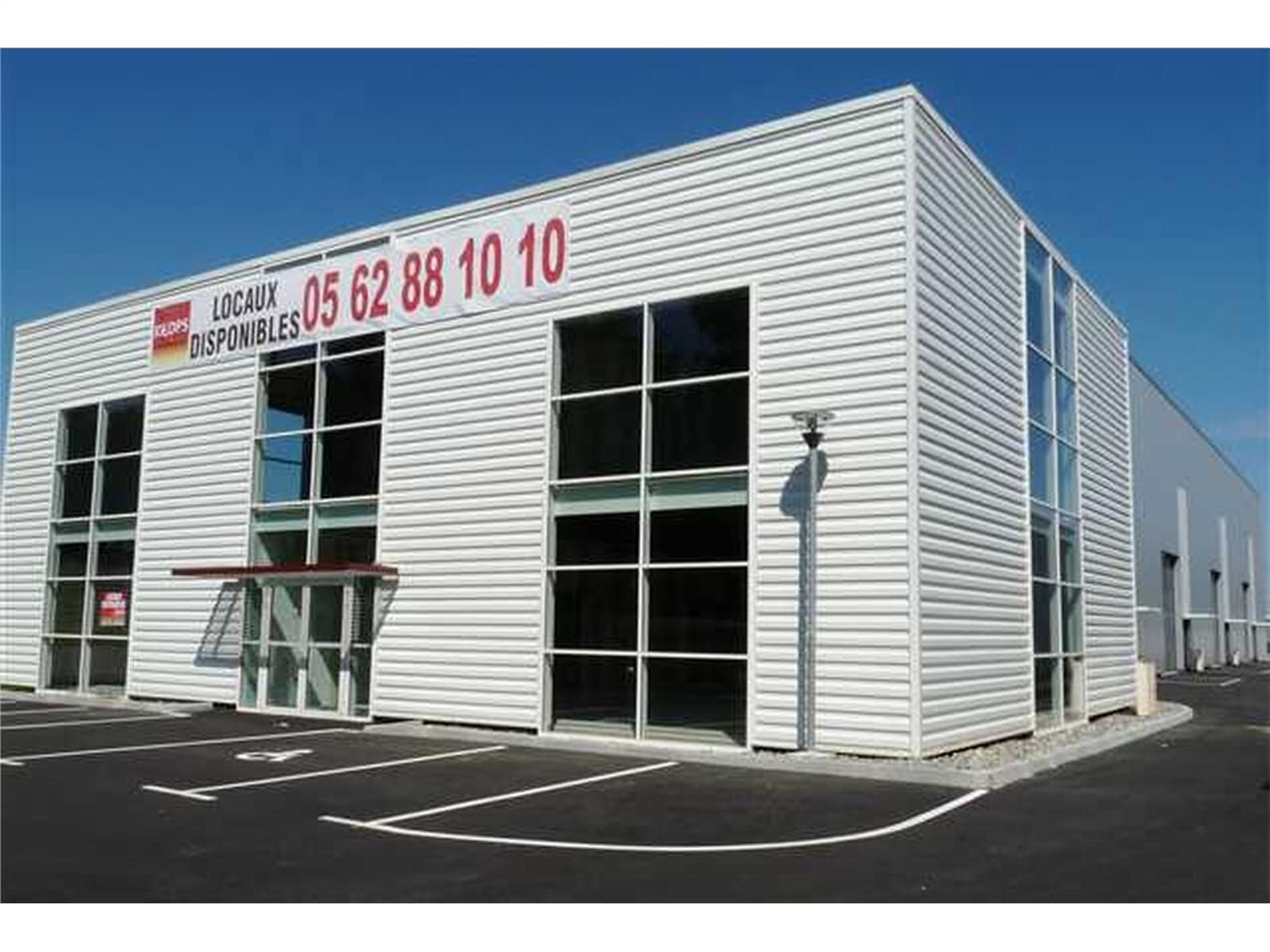 Bâtiment d'activités avec visibilité sur axe pass