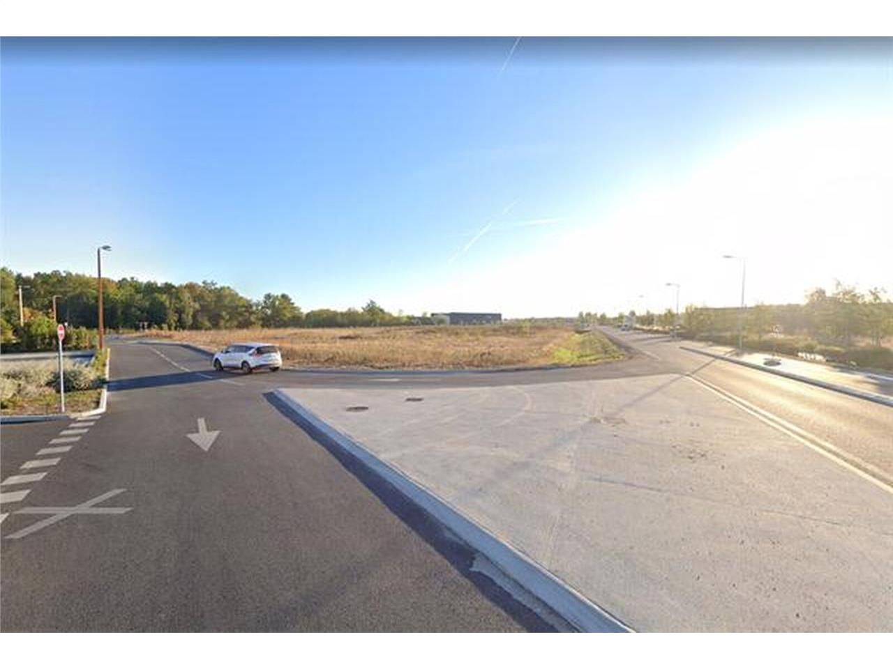 Terrain constructible, idéalement situé sur la zo