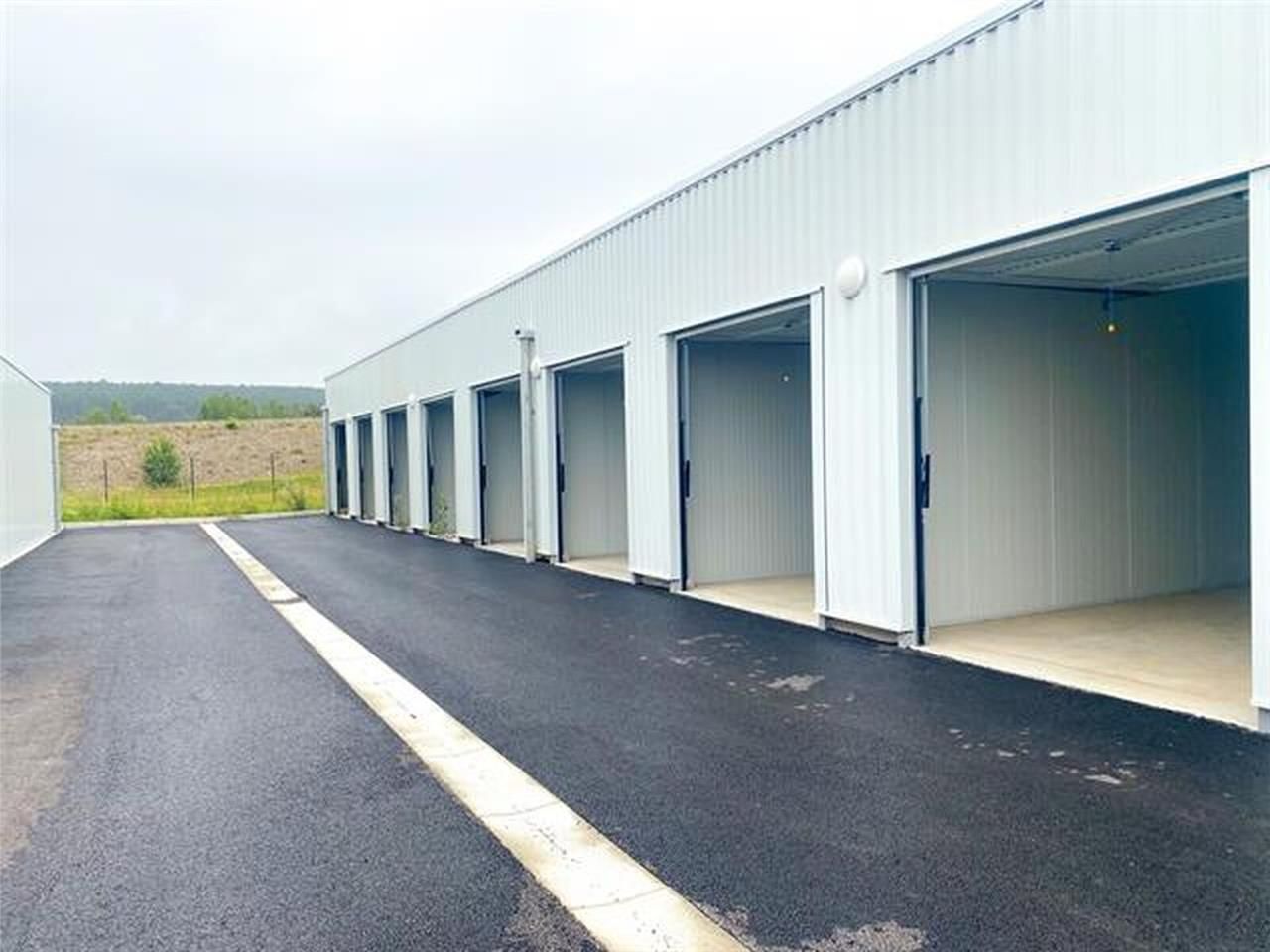 Nous vous proposons 26 box de stockage situé 510 