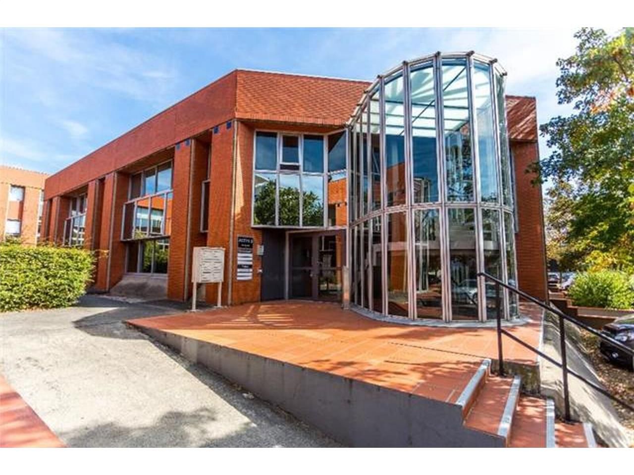 Plateaux à usage de bureaux de bon standing propo