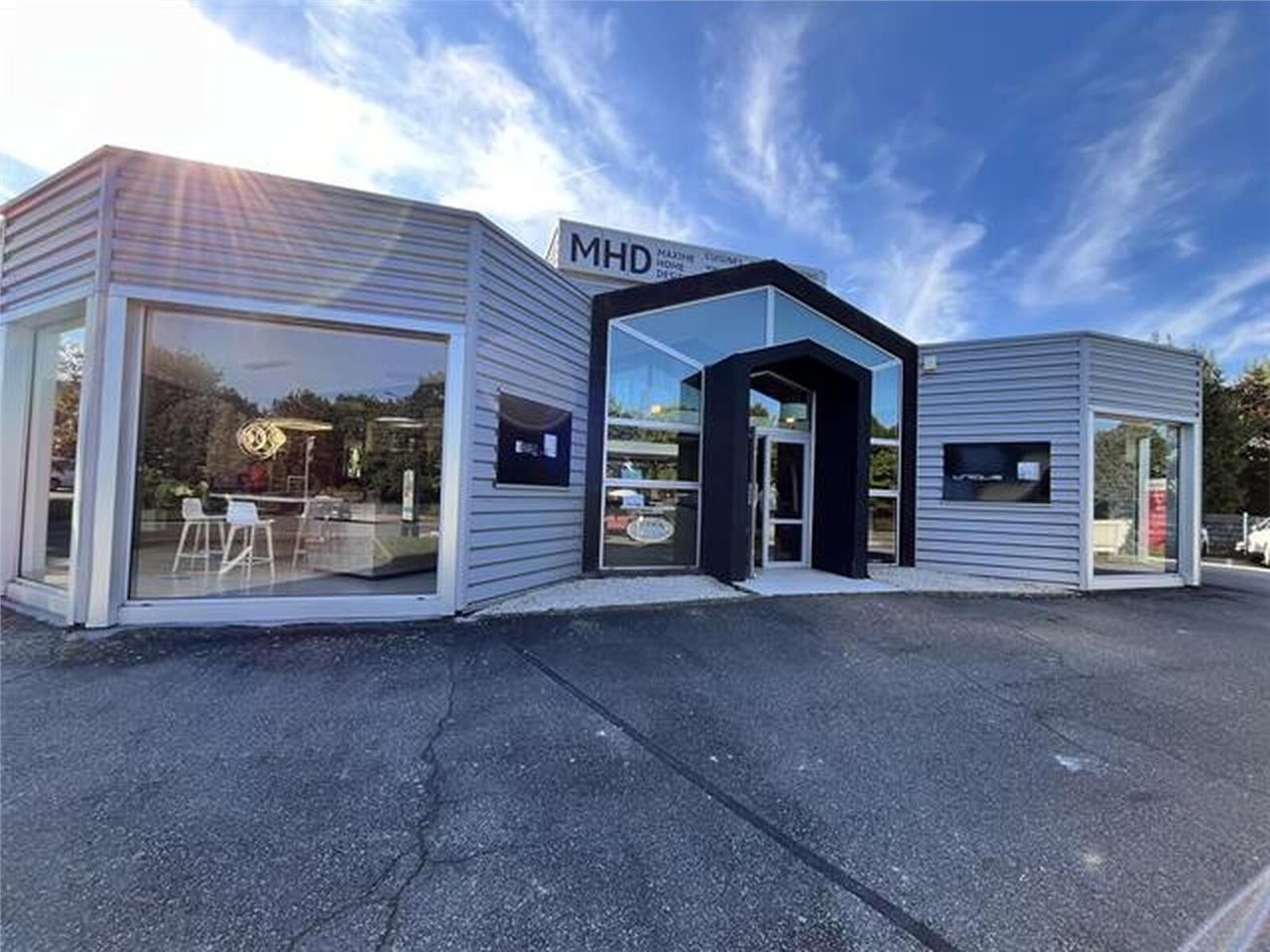 - A VENDRE -  Bâtiment indépendant, idéalement si