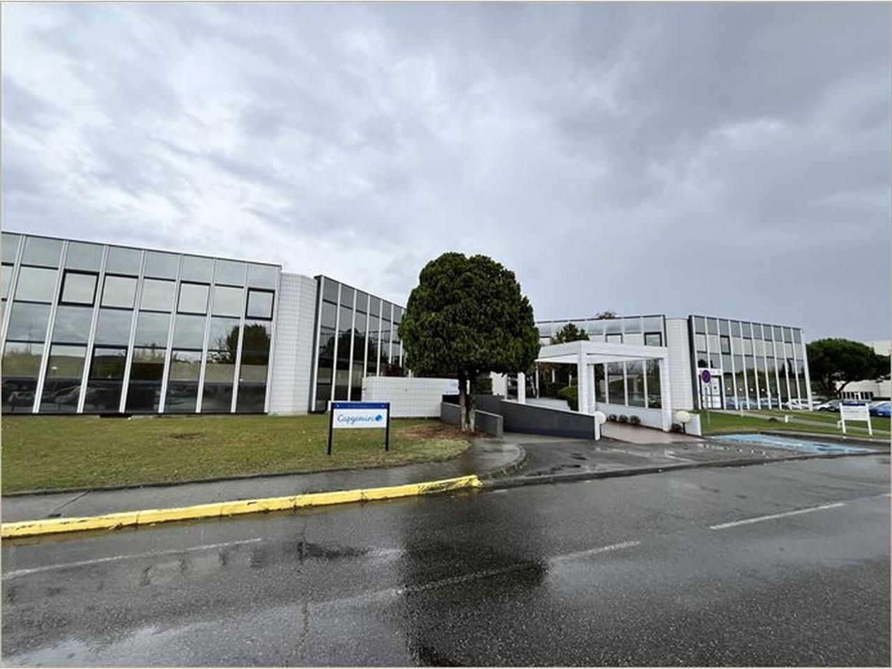 Bureaux à Louer - Zone Basso Cambo  Surface de bu