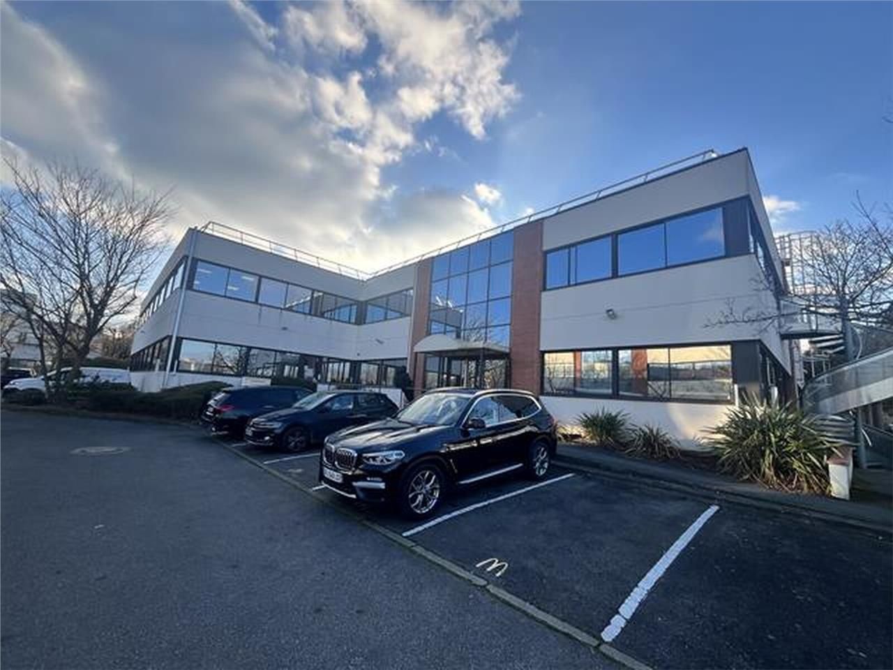 - A LOUER -   Immeuble indépendant à usage de bur