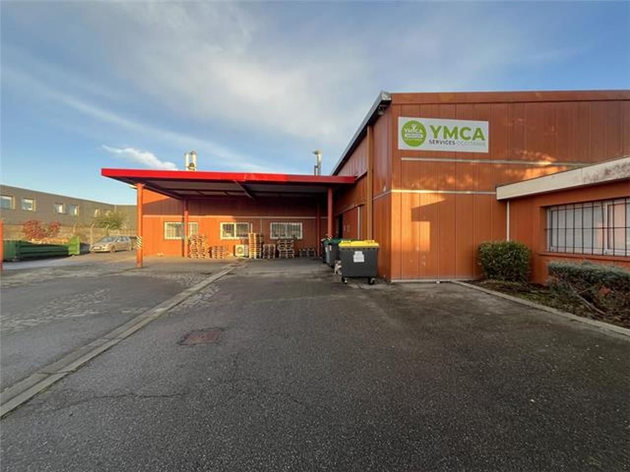 Bâtiment d'activités indépendant à louer, idéalem