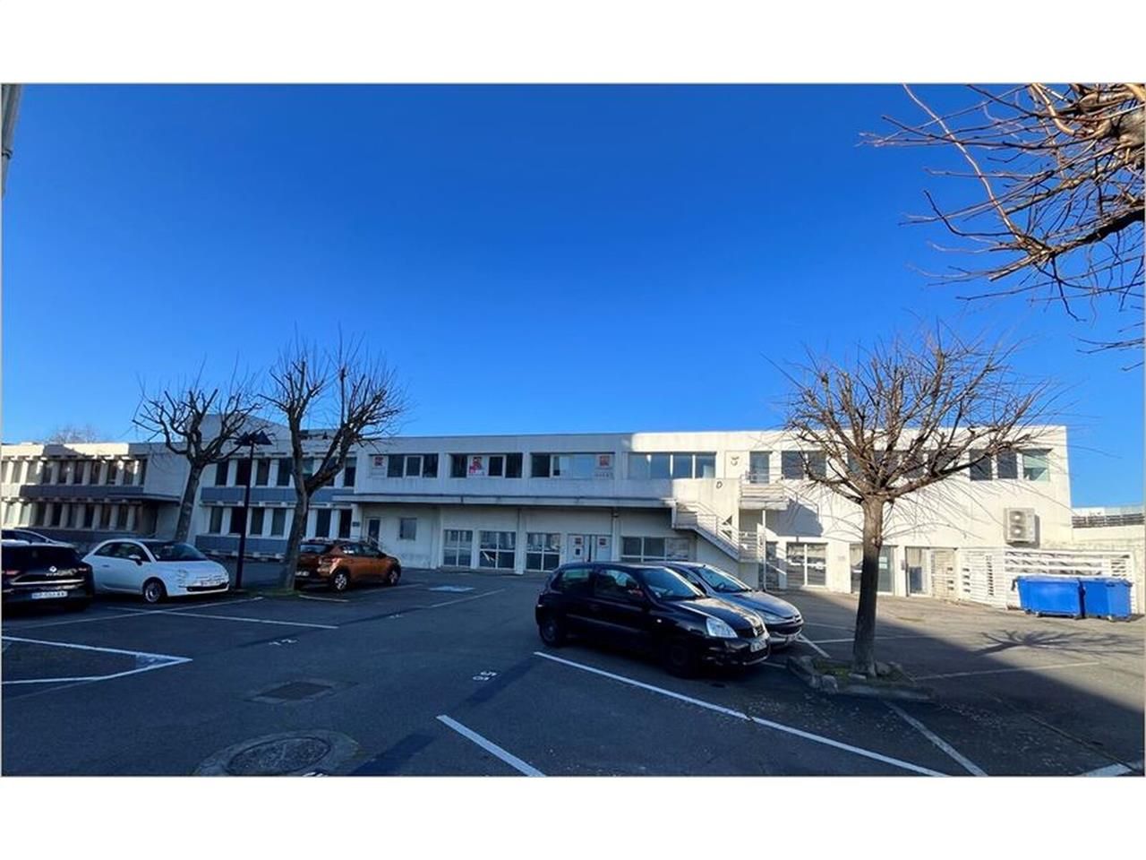 - A VENDRE -   Immeuble indépendant idéalement si