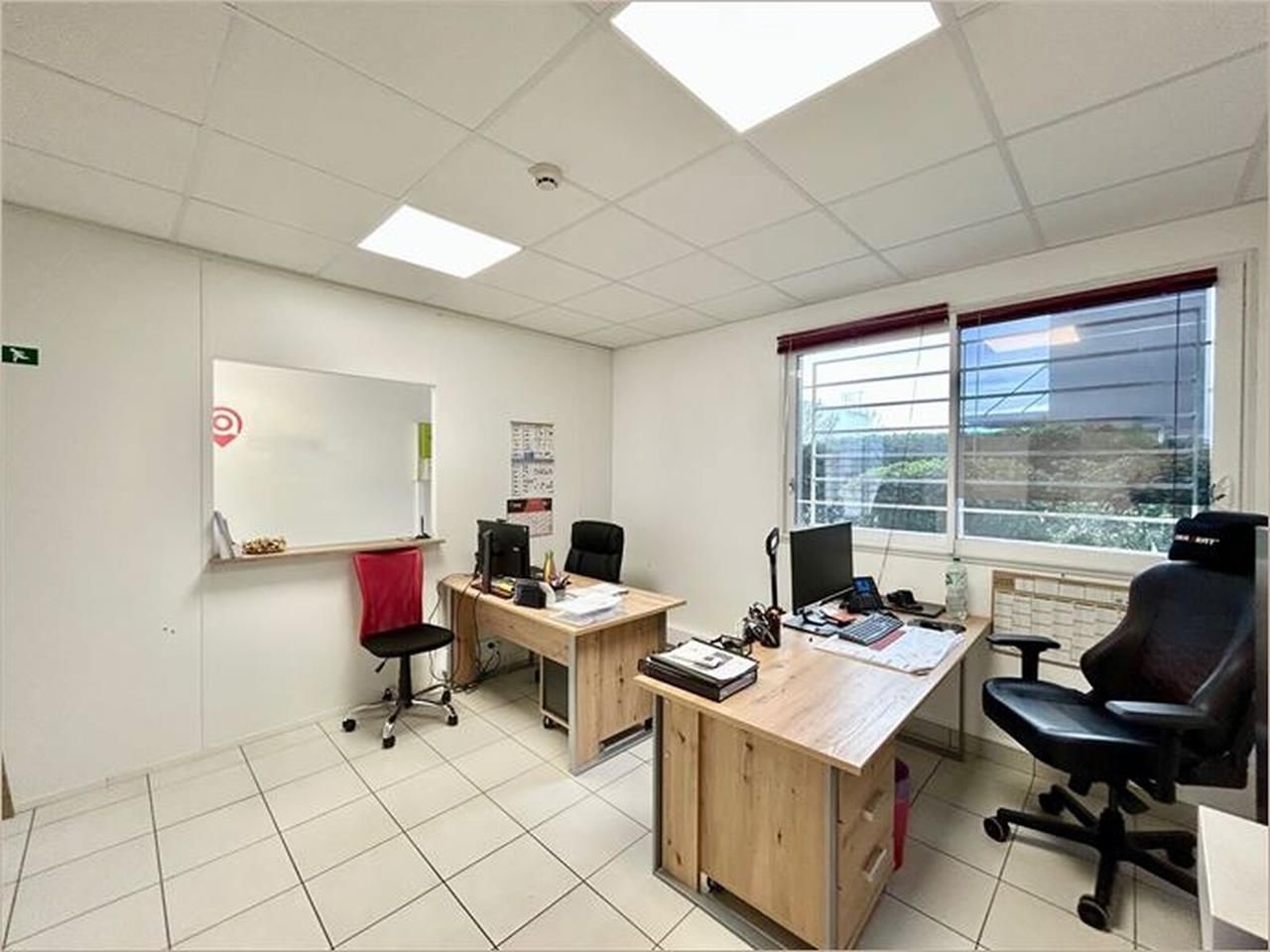 Nous vous proposons en location une surface de bu