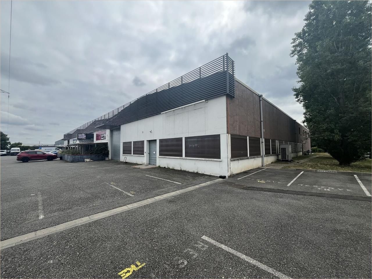 Local d'activités idéalement situé au coeur de la