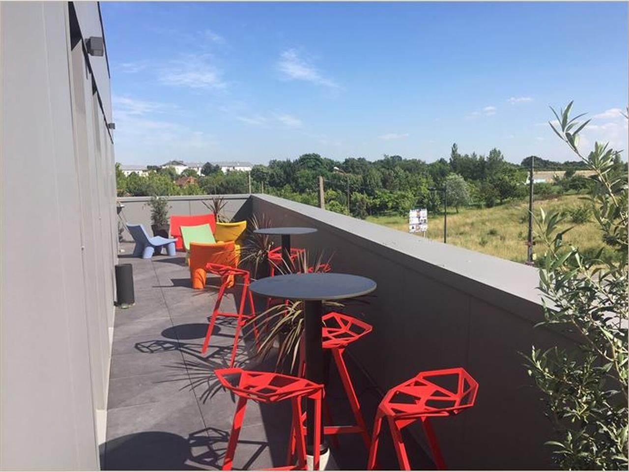 Nous proposons à la location une surface de burea