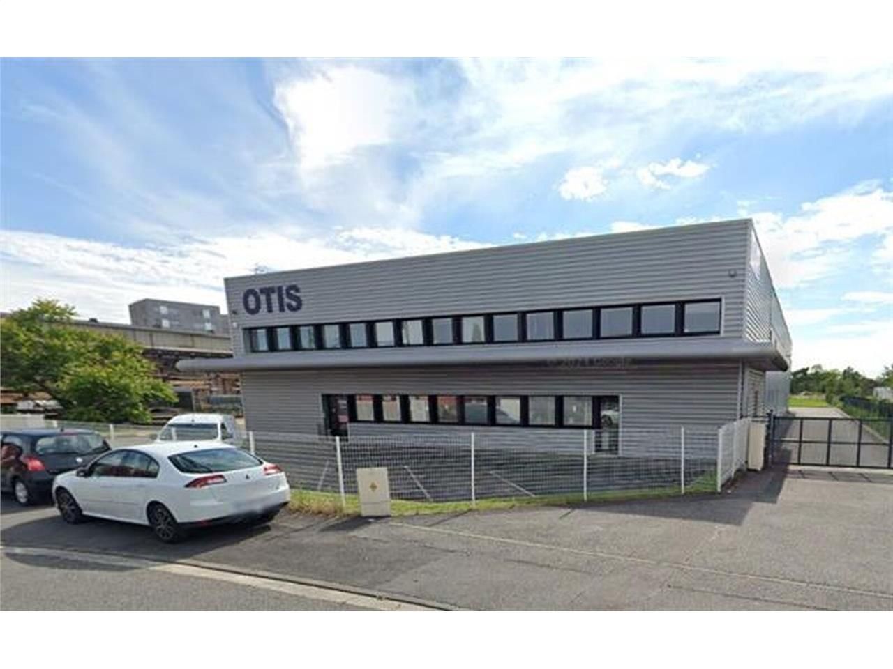 Bâtiment d'activités à louer, idéalement situé à 