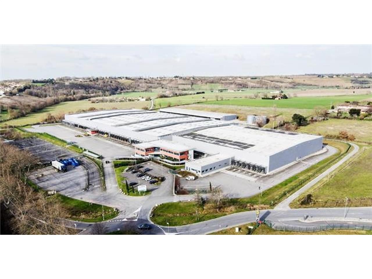 Cellules logistiques à louer, en excellent état, 