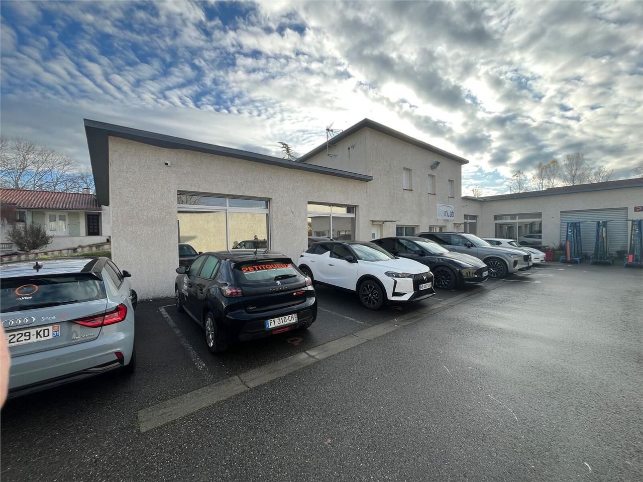 Dans un ensemble immobilier, plusieurs lots dispo