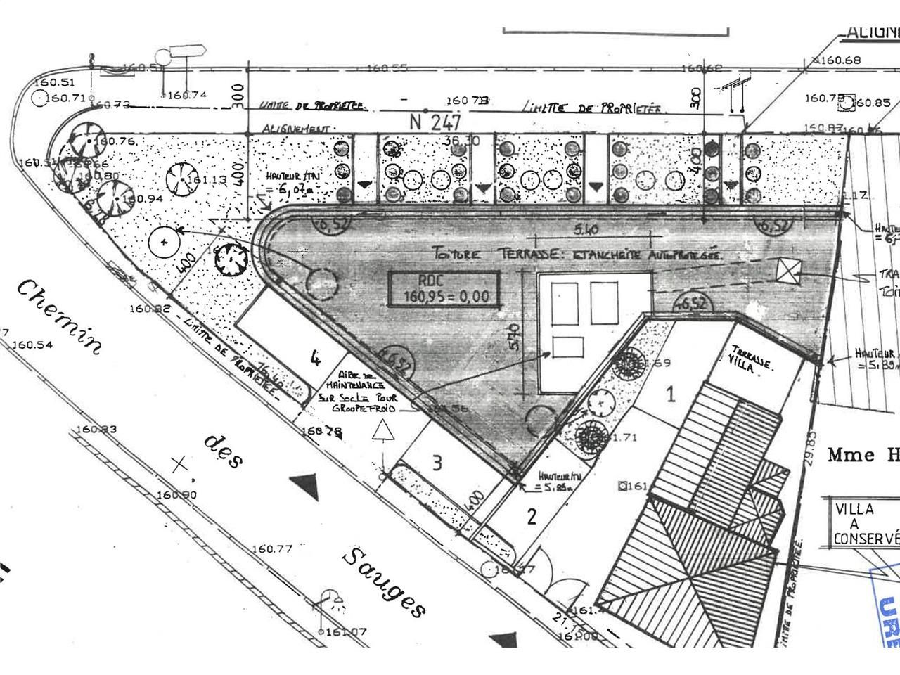 À LOUER  Immeuble indépendant de bon standing d'u