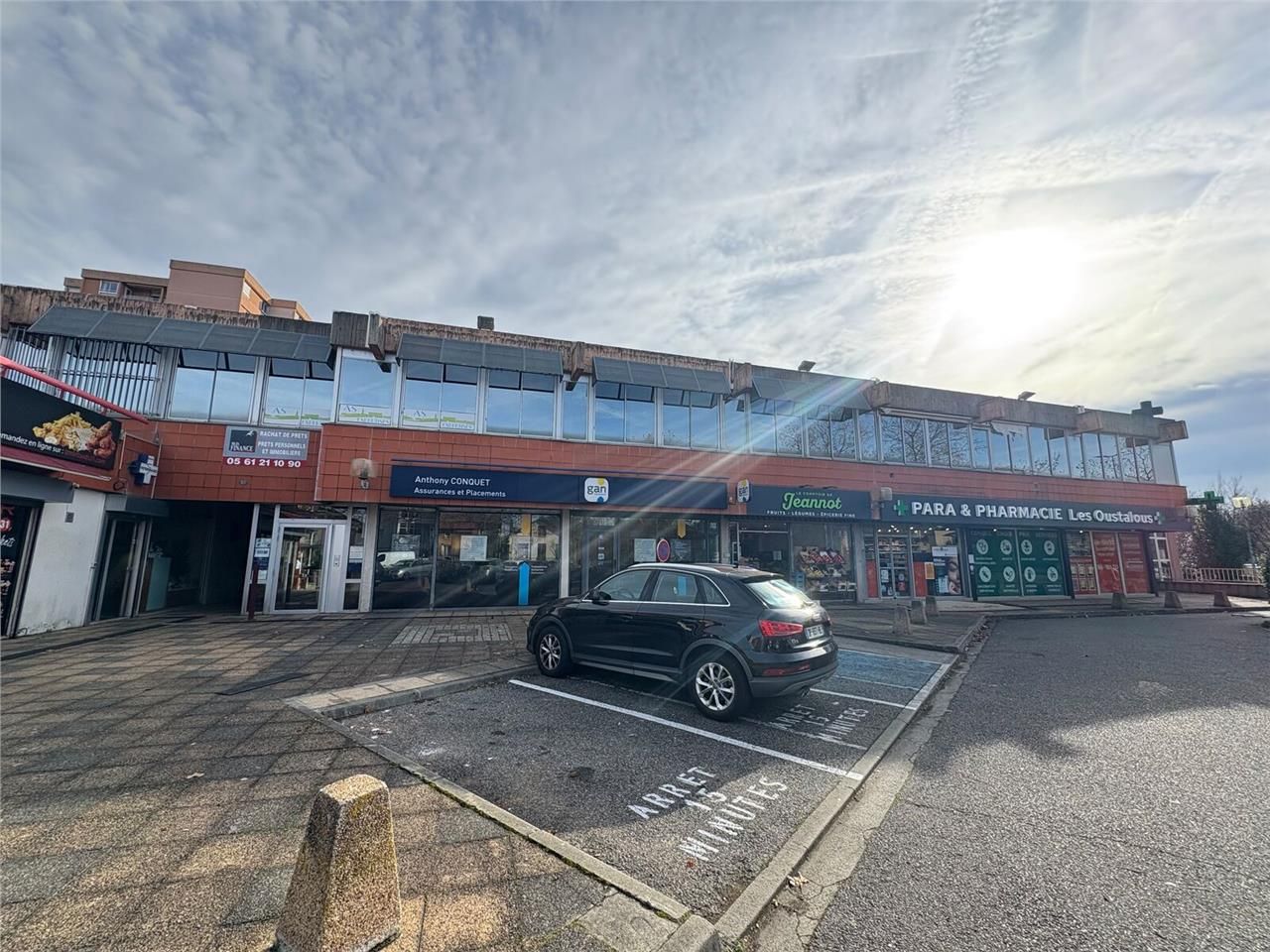 À vendre  Bureaux de 112 m², situés au premier ét