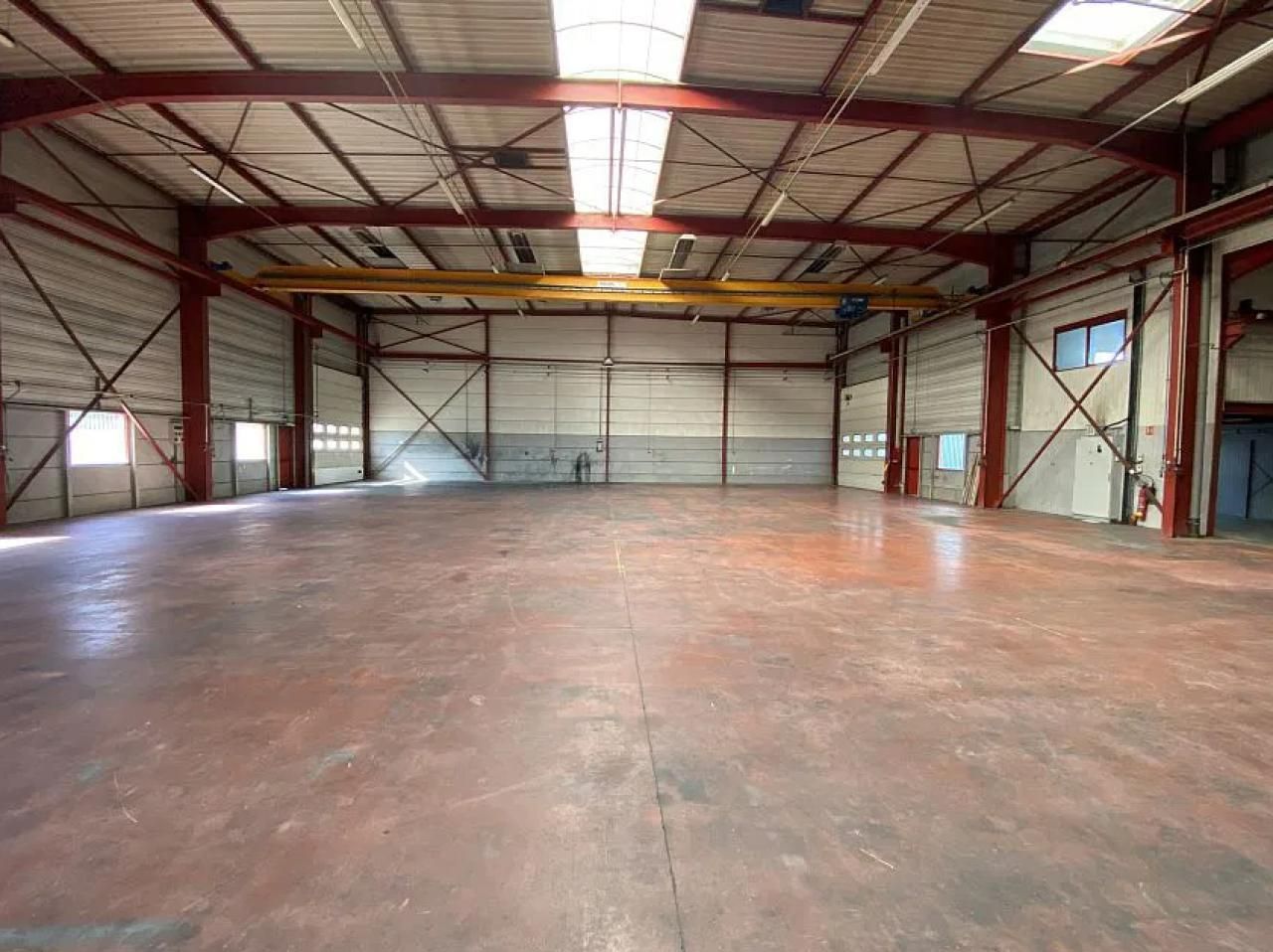 1162 m² pour ce activité en location à Combs-la-ville