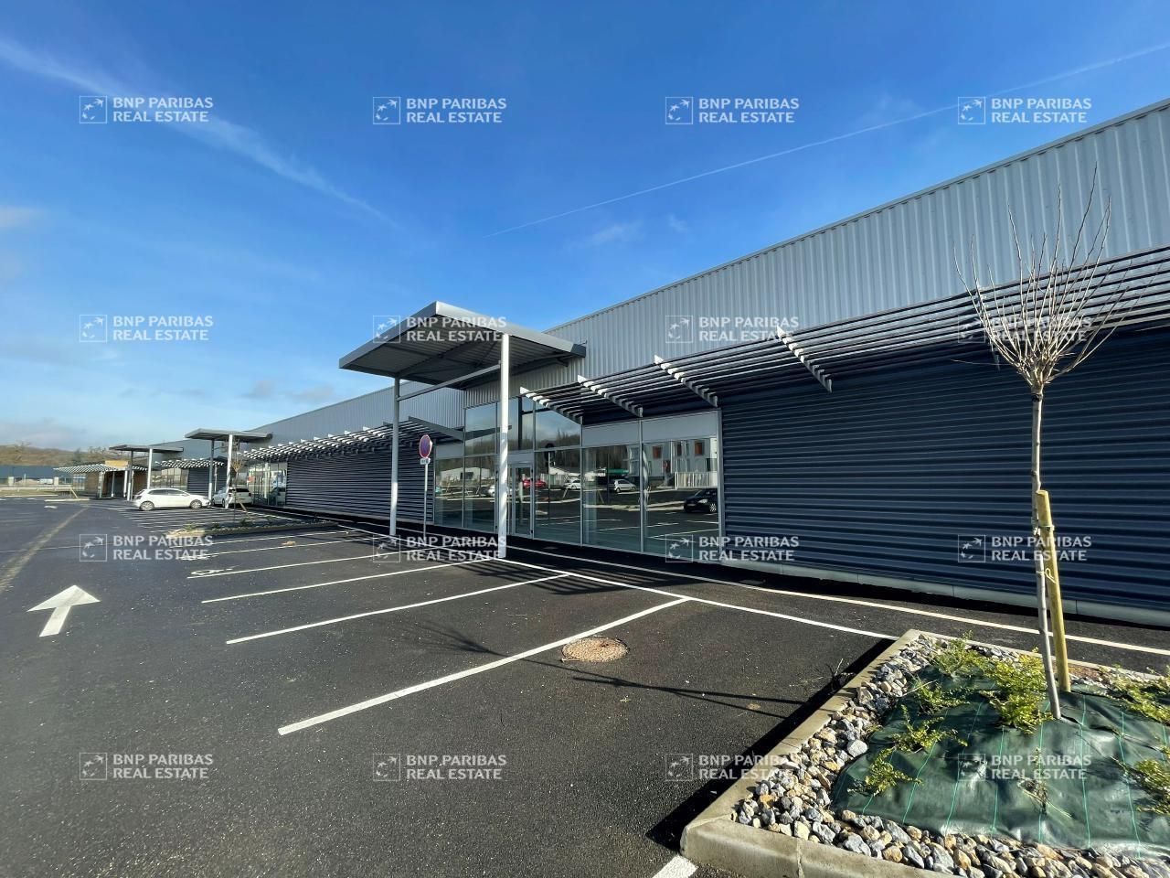 2742 m² pour ce activité en location à Marange-silvange