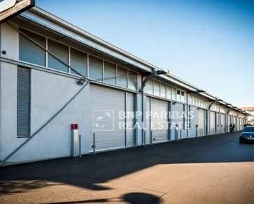 411.1 m² pour ce mixtes en location à Castries