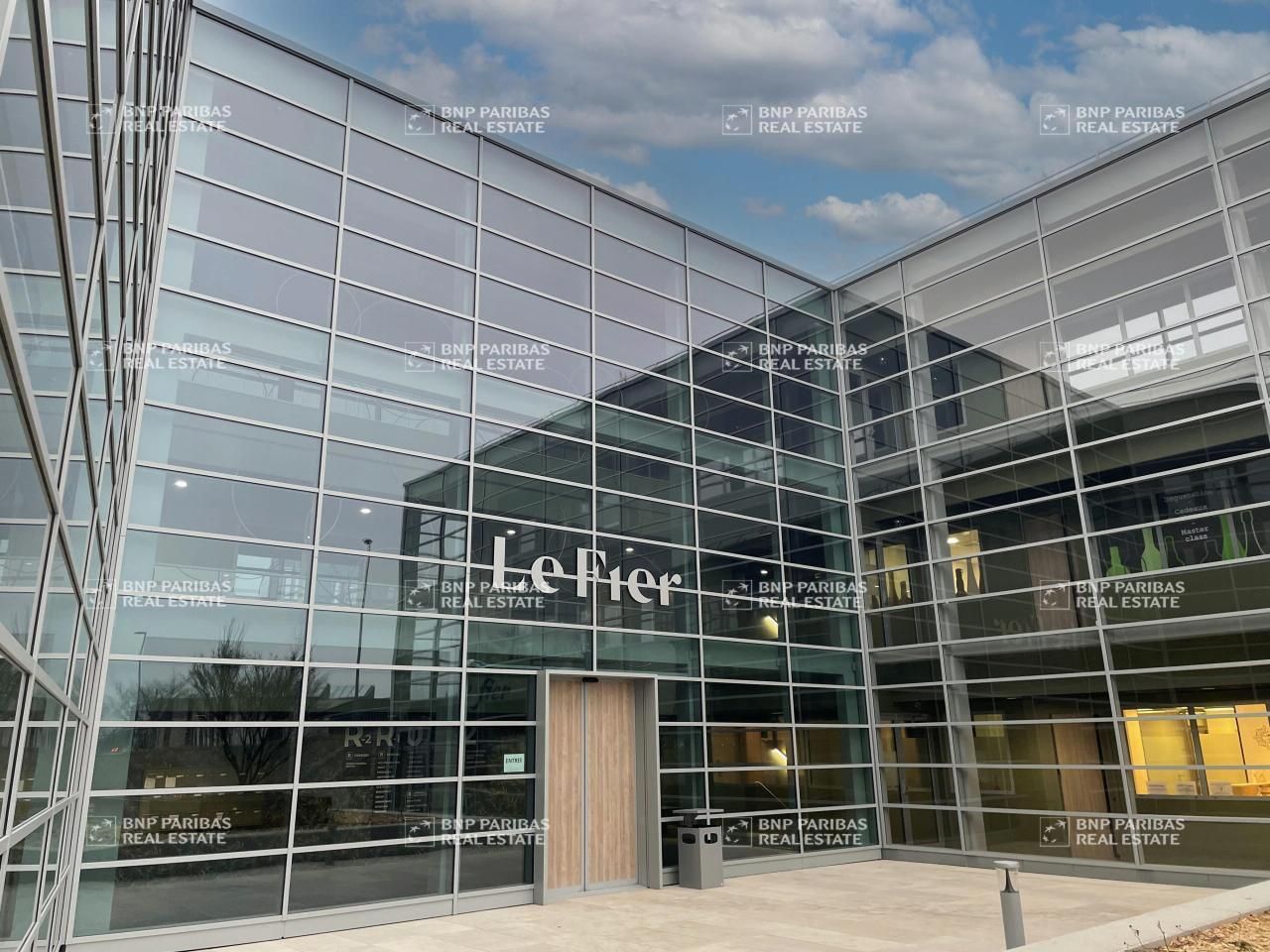 582.04 m² pour ce bureaux en vente à Argonay