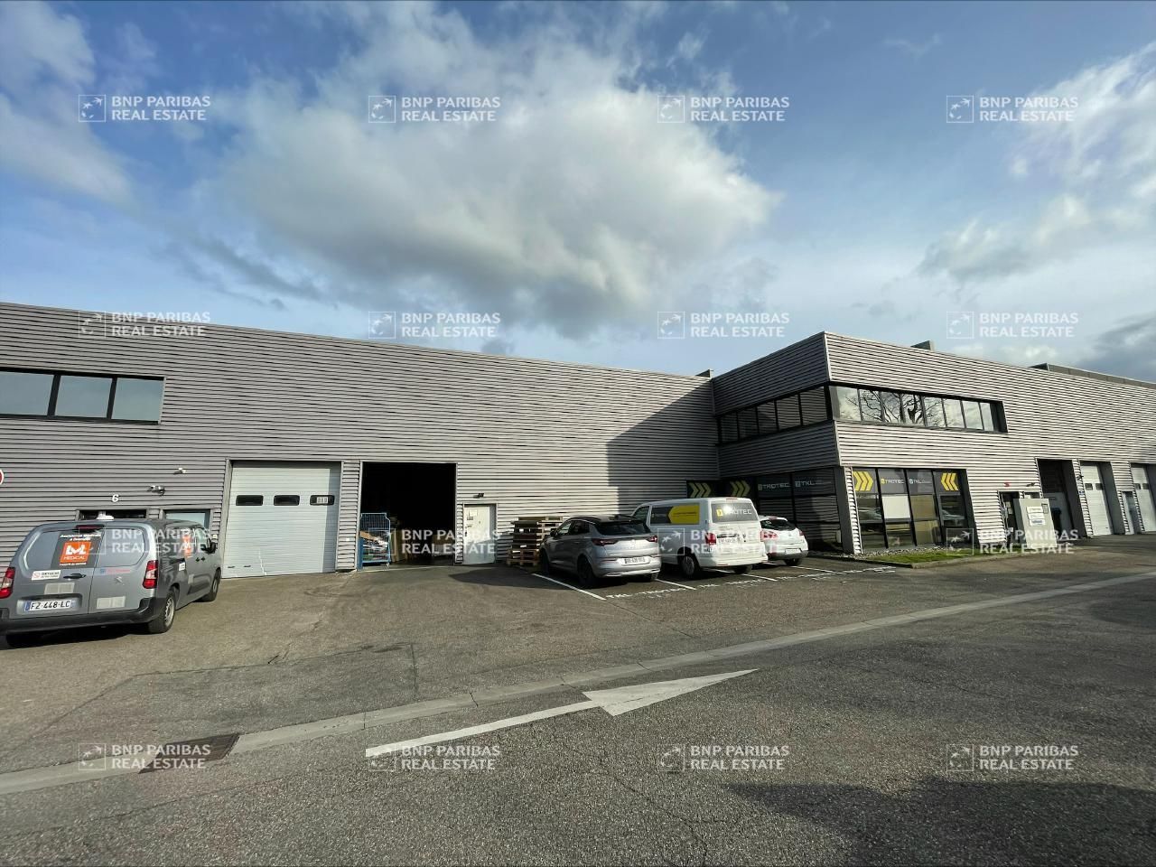 855 m² pour ce activité en location à Niederhausbergen