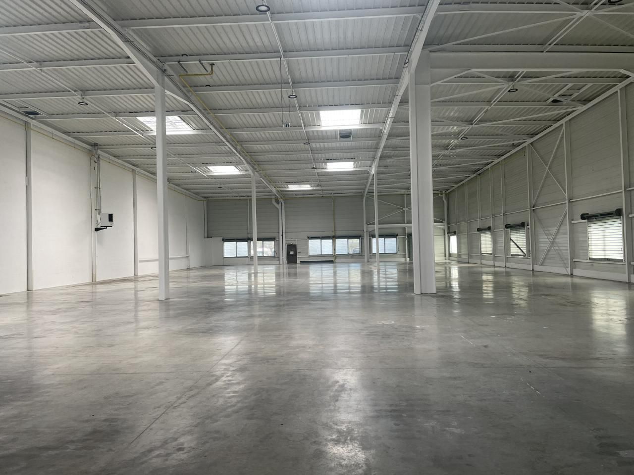 Location PME-PMI 1670 m² non divisibles 93150 Le blanc-mesnil