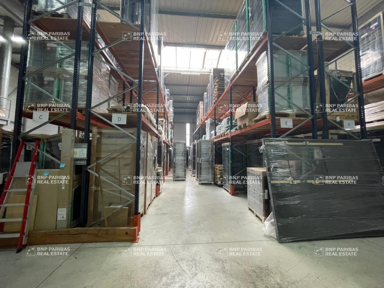 2795 m² pour ce pme-pmi en location à Serris