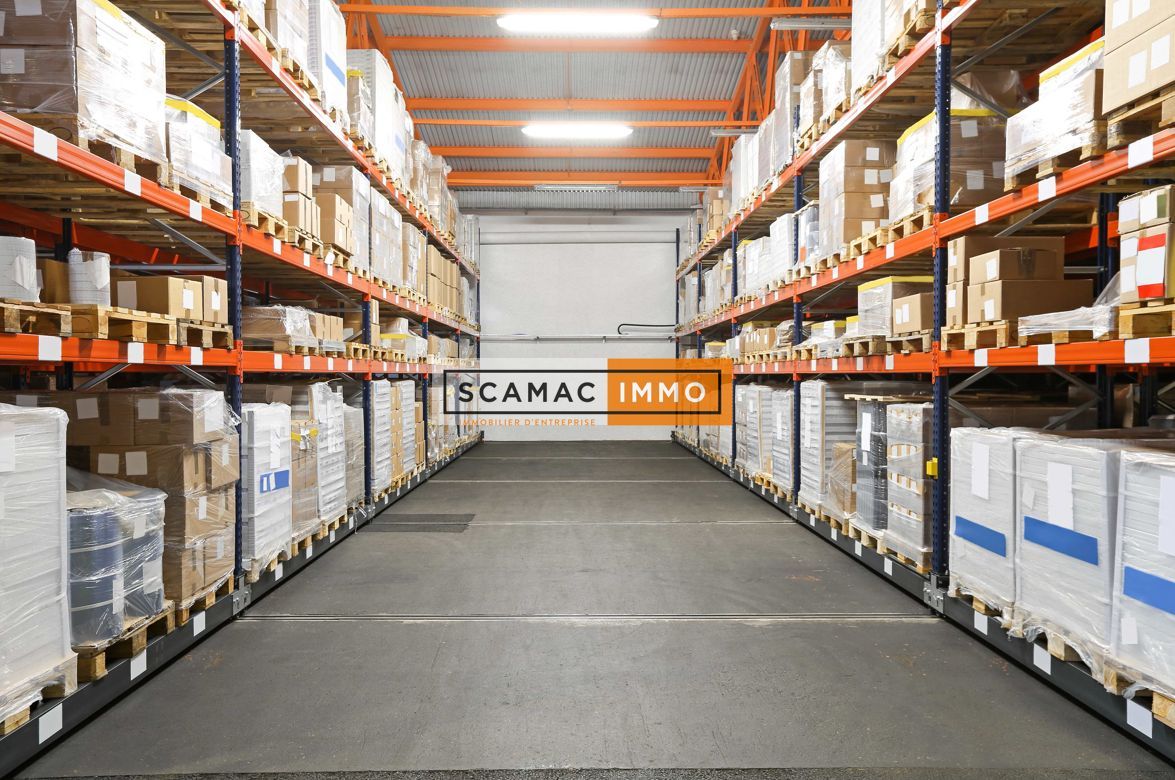 Local d'activités de 2500m²