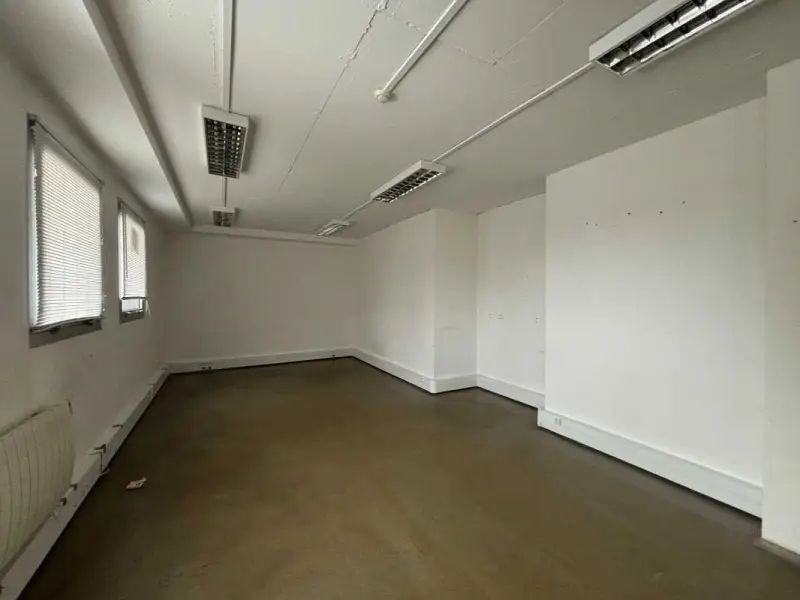 Vente Local d'activités 1100 m² non divisibles