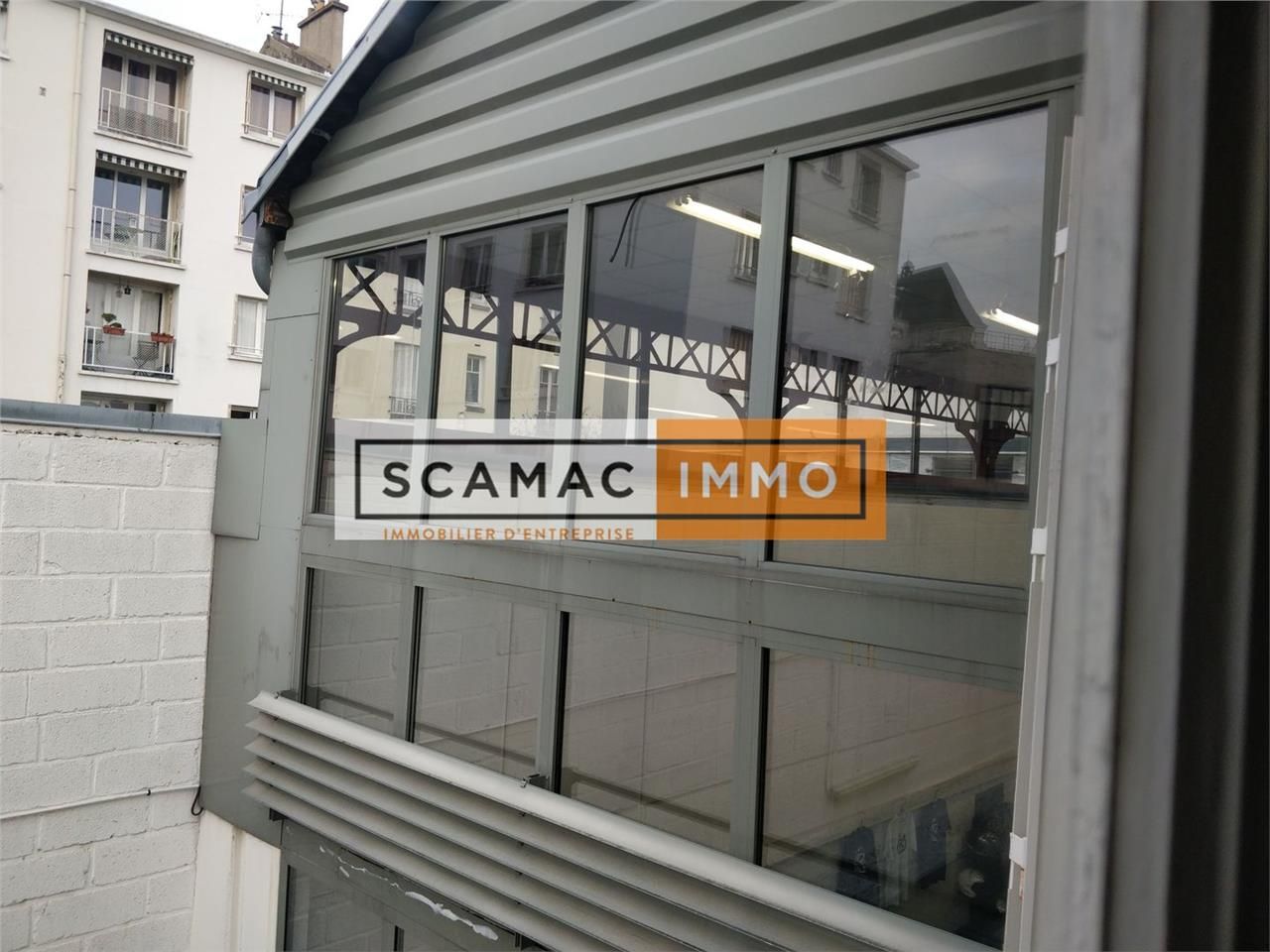 Local d'activités de 500m²