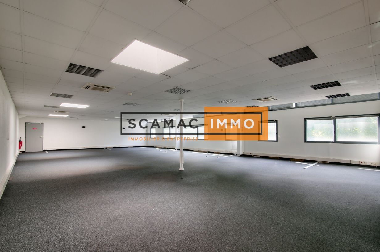 Local d'activités de 3437m²