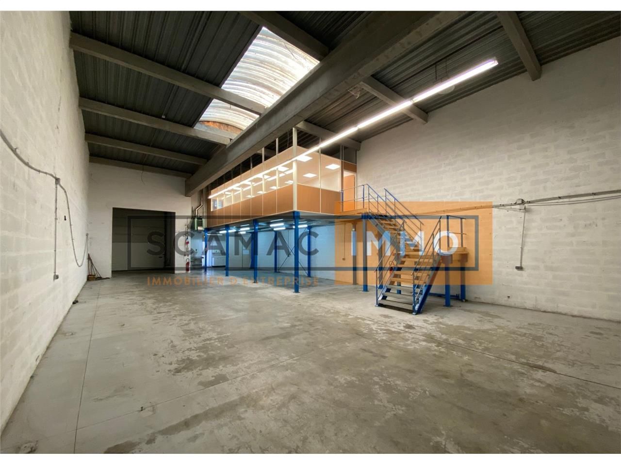 Location Local d'activités 299 m² non divisibles
