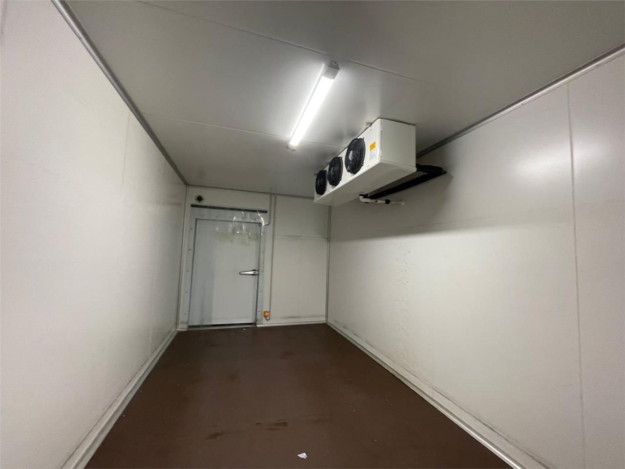 Location Local d'activités 2034 m² non divisibles