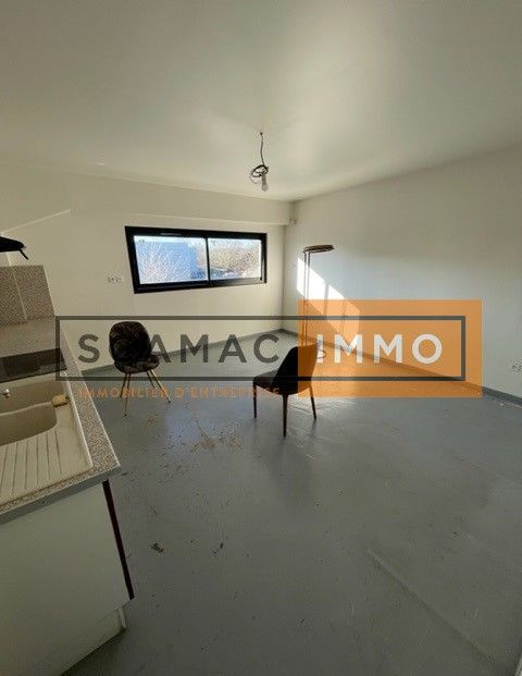 Local d'activités de 200m²