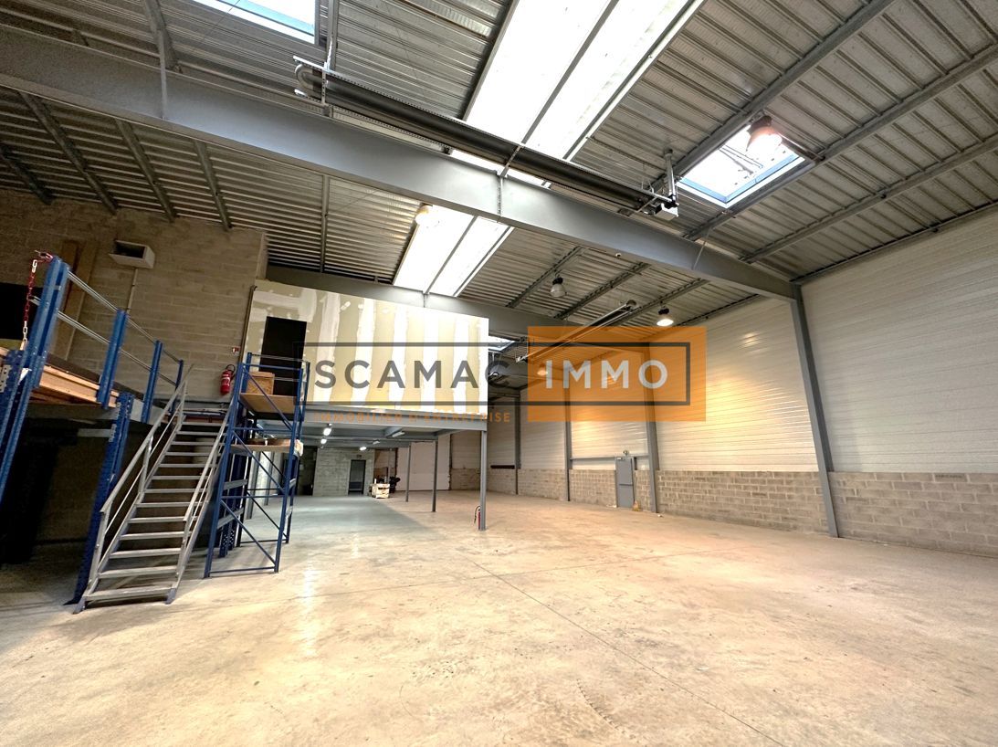 Local d'activités de 1600m²