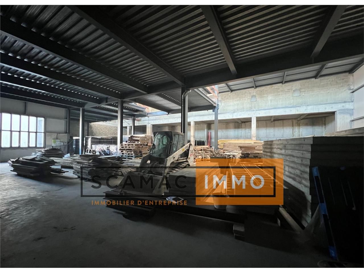 Local d'activités de 1059m²