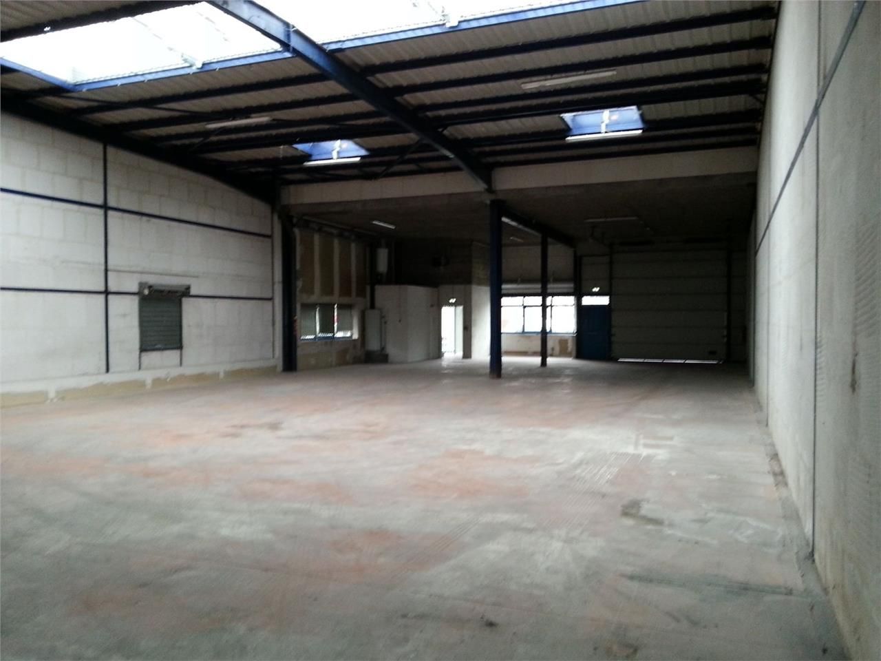 Location Local d'activités 993 m² non divisibles